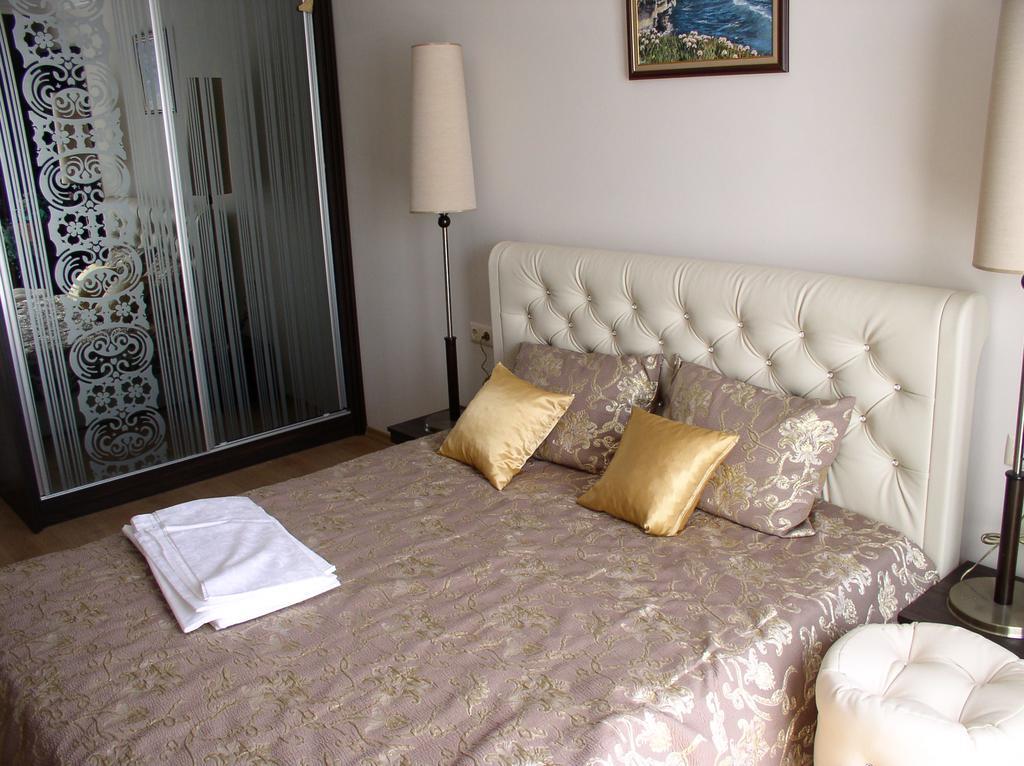 Lvv Palace Apartment Slăntjev Brjag Exteriör bild