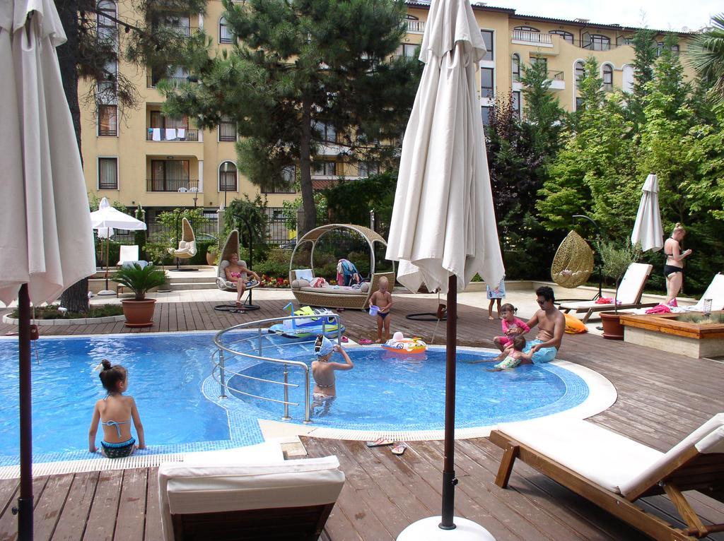 Lvv Palace Apartment Slăntjev Brjag Exteriör bild
